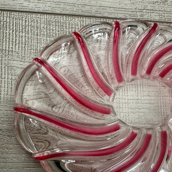 Mikasa Vintage Oval Peppermint Red Swirl Glass Dish - Picture 8 of 13